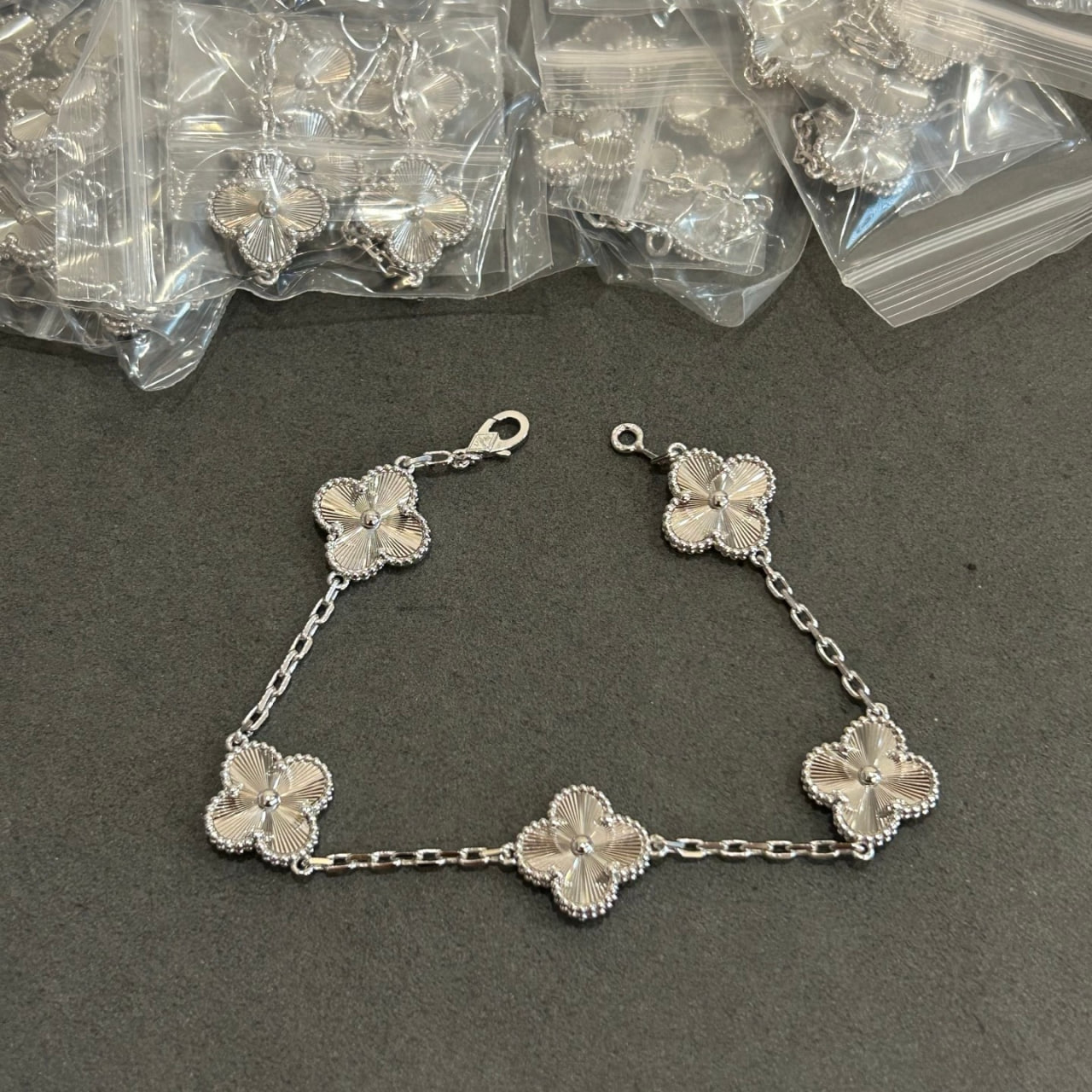 Van Cl33f accessory